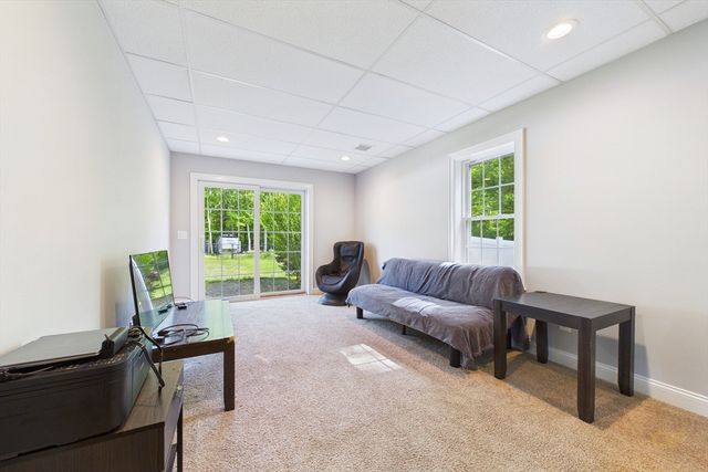 135 County St, Lakeville, MA 02347