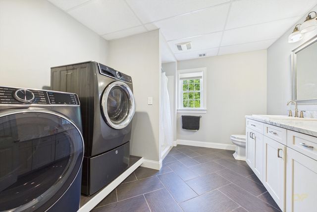 135 County St, Lakeville, MA 02347