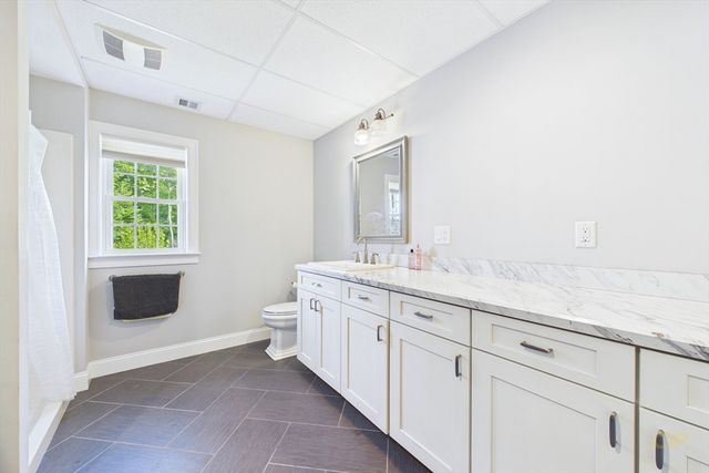135 County St, Lakeville, MA 02347