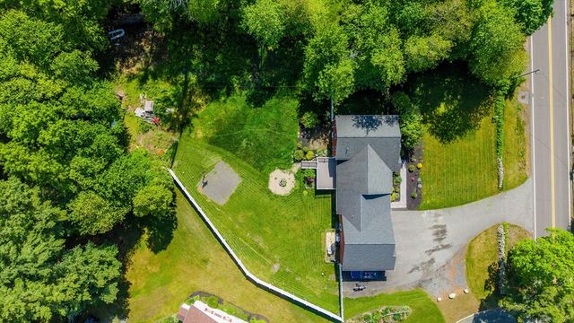 135 County St, Lakeville, MA 02347