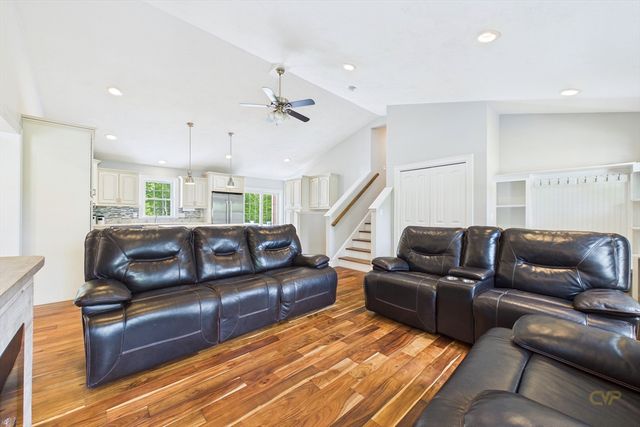135 County St, Lakeville, MA 02347