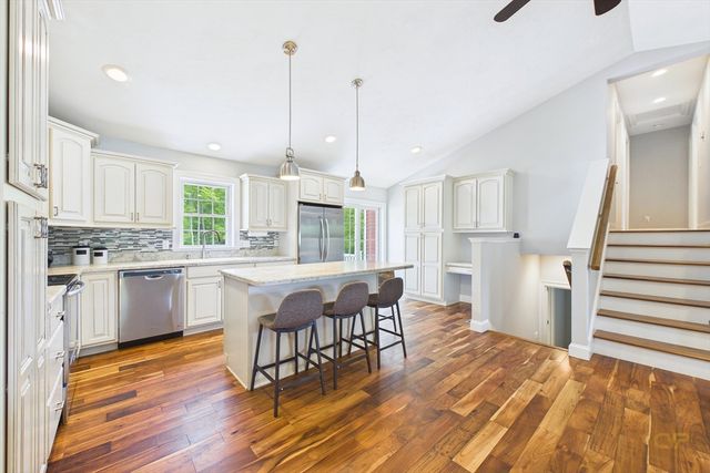 135 County St, Lakeville, MA 02347