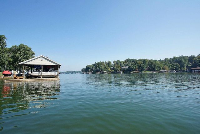 335 S Pointe Shore Dr Apt 308, Moneta, VA 24121