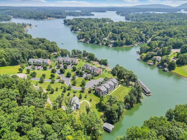 335 S Pointe Shore Dr Apt 308, Moneta, VA 24121