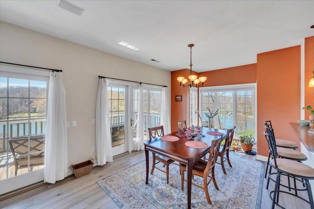 335 S Pointe Shore Dr Apt 308, Moneta, VA 24121