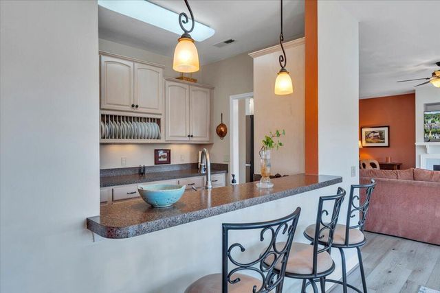 335 S Pointe Shore Dr Apt 308, Moneta, VA 24121