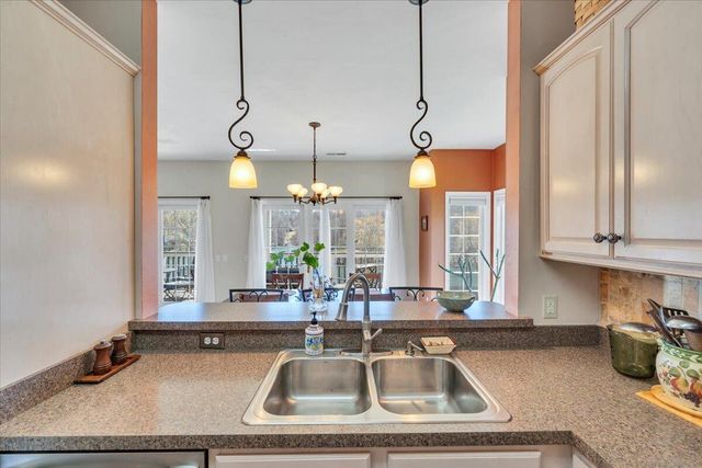 335 S Pointe Shore Dr Apt 308, Moneta, VA 24121