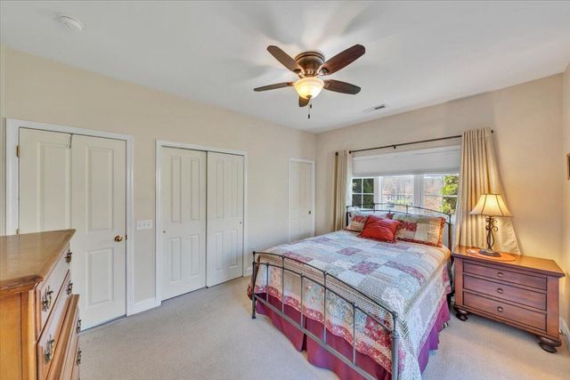 335 S Pointe Shore Dr Apt 308, Moneta, VA 24121