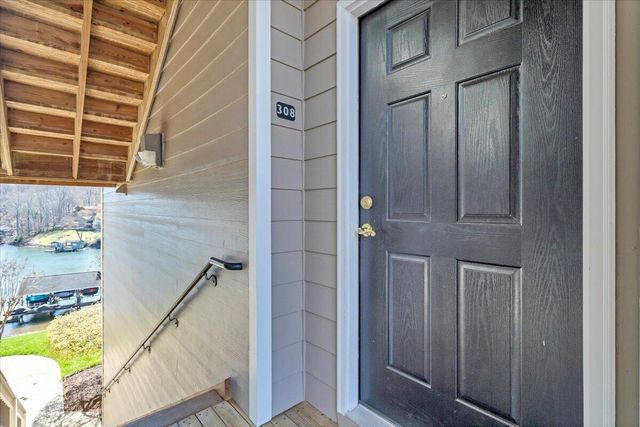 335 S Pointe Shore Dr Apt 308, Moneta, VA 24121