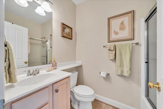 335 S Pointe Shore Dr Apt 308, Moneta, VA 24121