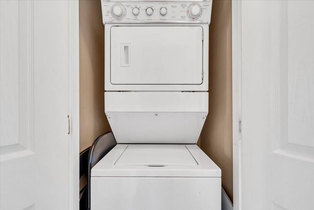 335 S Pointe Shore Dr Apt 308, Moneta, VA 24121