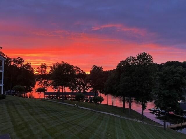 335 S Pointe Shore Dr Apt 308, Moneta, VA 24121