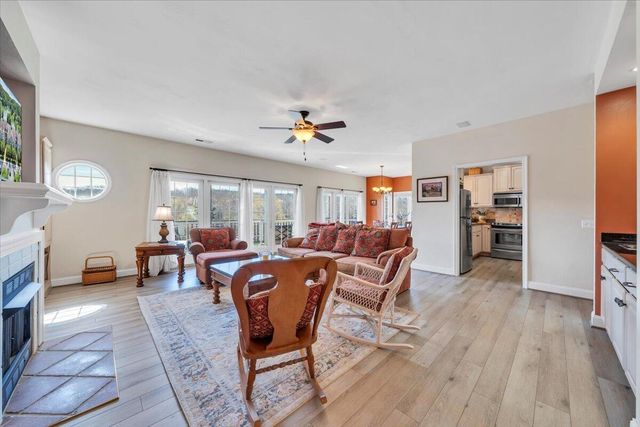 335 S Pointe Shore Dr Apt 308, Moneta, VA 24121