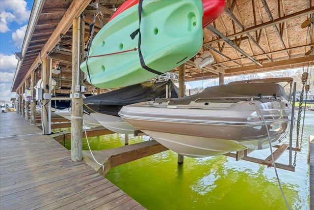 335 S Pointe Shore Dr Apt 308, Moneta, VA 24121