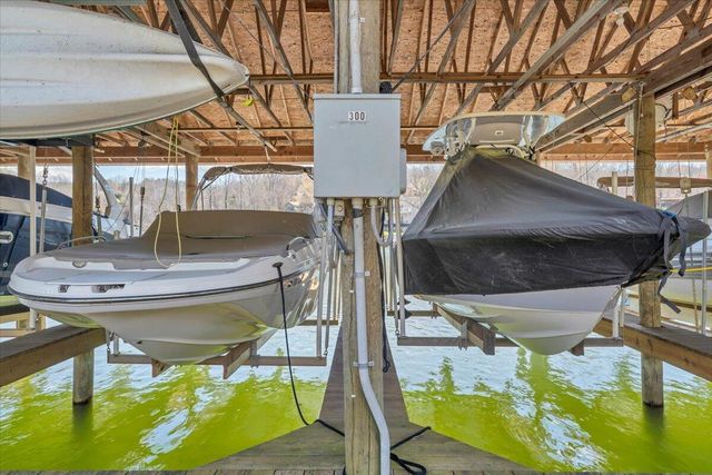 335 S Pointe Shore Dr Apt 308, Moneta, VA 24121