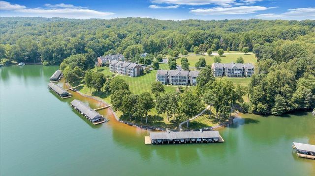 335 S Pointe Shore Dr Apt 308, Moneta, VA 24121