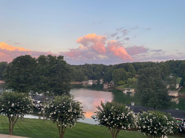 335 S Pointe Shore Dr Apt 308, Moneta, VA 24121