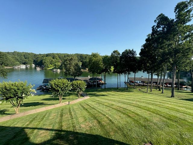 335 S Pointe Shore Dr Apt 308, Moneta, VA 24121