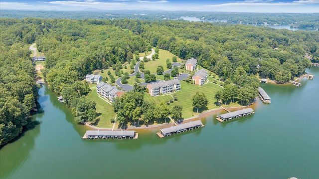 335 S Pointe Shore Dr Apt 308, Moneta, VA 24121