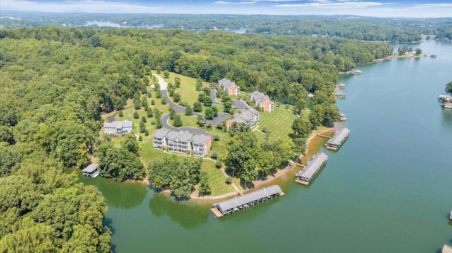 335 S Pointe Shore Dr Apt 308, Moneta, VA 24121