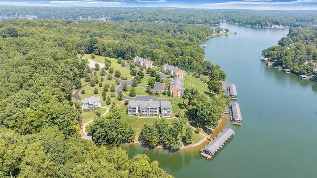 335 S Pointe Shore Dr Apt 308, Moneta, VA 24121