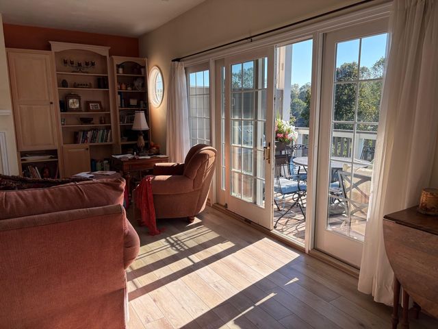 335 S Pointe Shore Dr Apt 308, Moneta, VA 24121