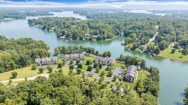 335 S Pointe Shore Dr Apt 308, Moneta, VA 24121