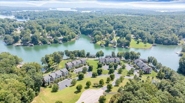 335 S Pointe Shore Dr Apt 308, Moneta, VA 24121