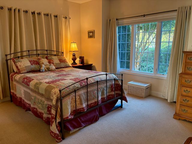 335 S Pointe Shore Dr Apt 308, Moneta, VA 24121