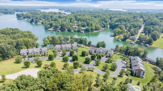 335 S Pointe Shore Dr Apt 308, Moneta, VA 24121