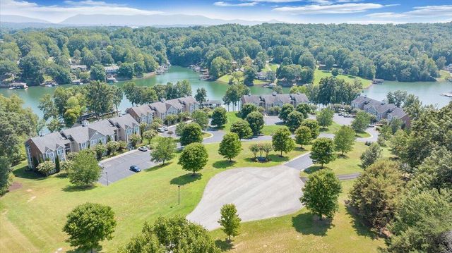 335 S Pointe Shore Dr Apt 308, Moneta, VA 24121