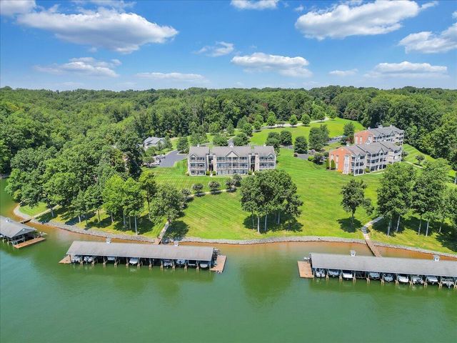 335 S Pointe Shore Dr Apt 308, Moneta, VA 24121