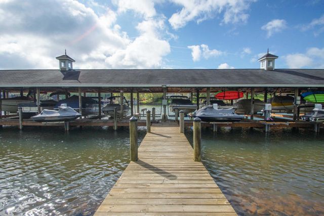 335 S Pointe Shore Dr Apt 308, Moneta, VA 24121