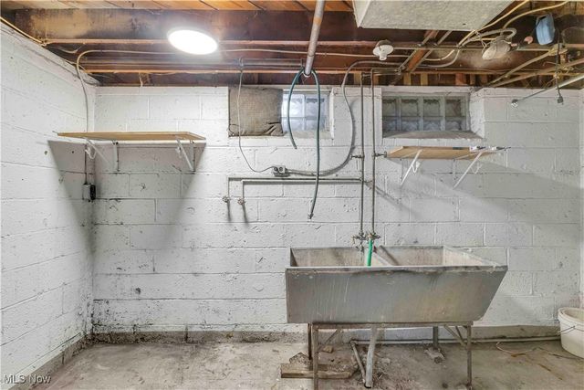 5602 Westlake Avenue, Parma, OH 44129