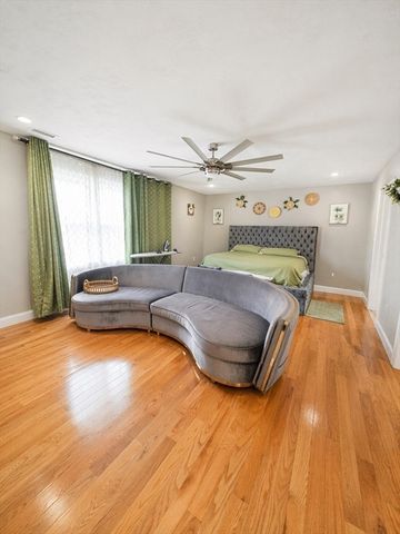 278 Putnam Hill Rd, Sutton, MA 01590