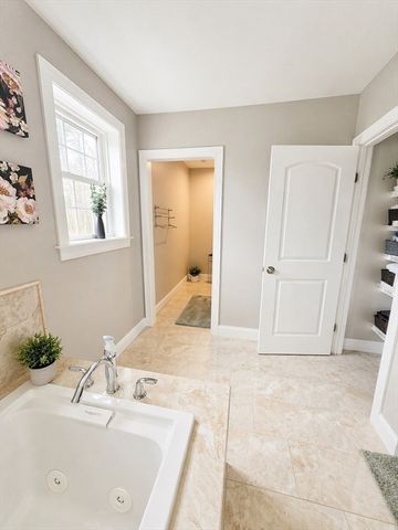 278 Putnam Hill Rd, Sutton, MA 01590