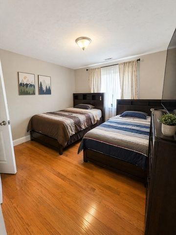 278 Putnam Hill Rd, Sutton, MA 01590