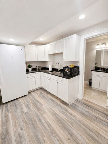 278 Putnam Hill Rd, Sutton, MA 01590