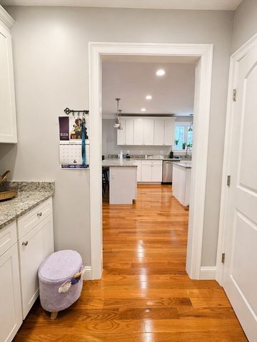 278 Putnam Hill Rd, Sutton, MA 01590