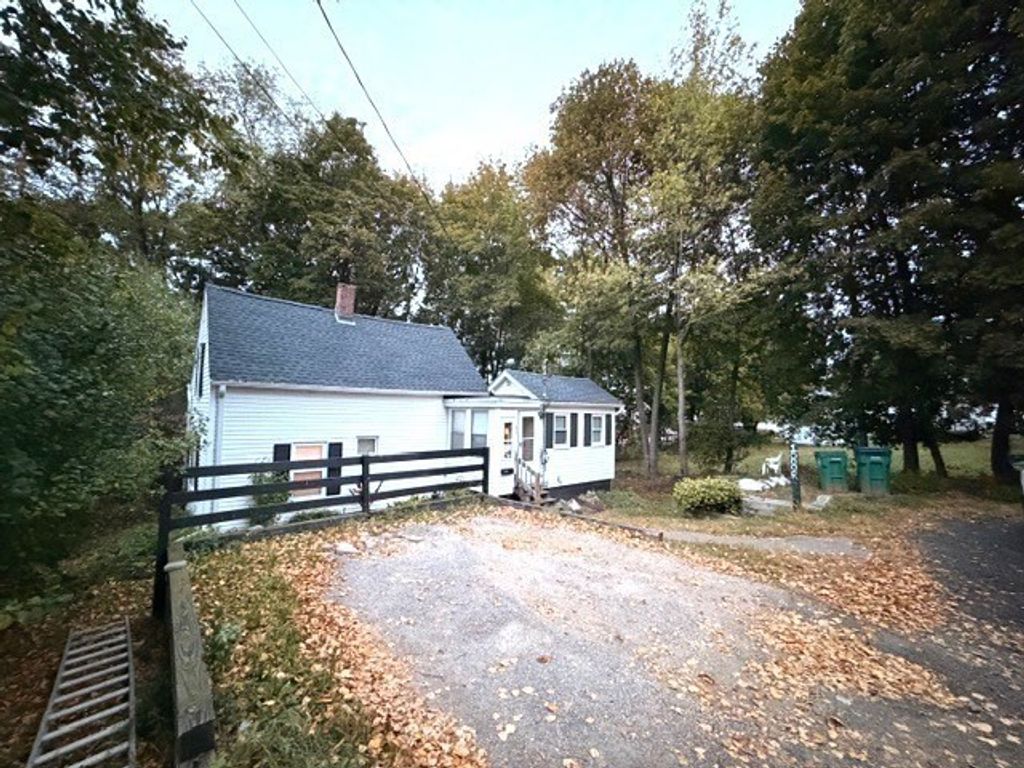 108-R Pratt St, Fitchburg, MA 01420