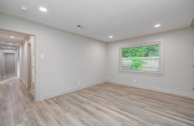1801 Benbow Way, Houston, TX 77080