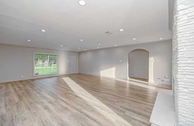 1801 Benbow Way, Houston, TX 77080