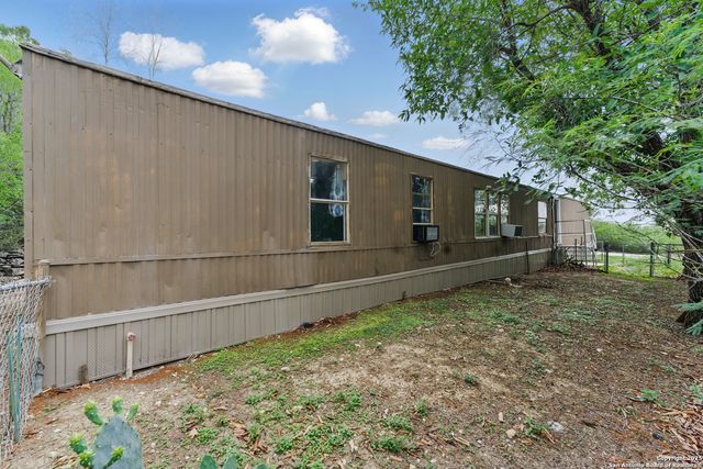 18525 County Road 5722, Castroville, TX 78009