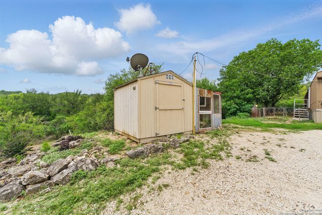 18525 County Road 5722, Castroville, TX 78009