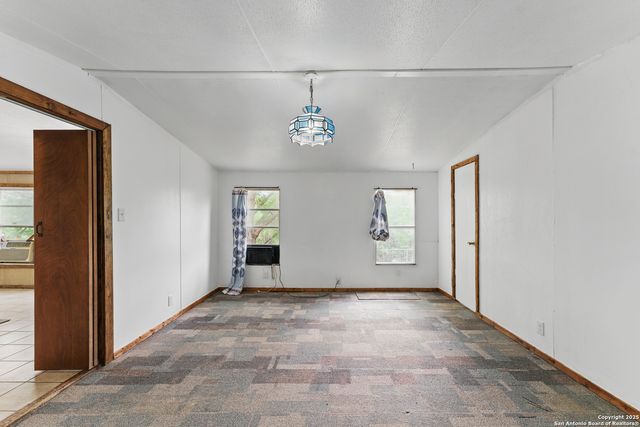 18525 County Road 5722, Castroville, TX 78009