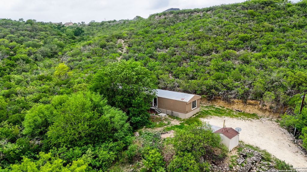 18525 County Road 5722, Castroville, TX 78009