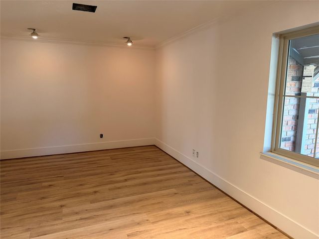 1906 Shadow Bend Drive, Houston, TX 77043