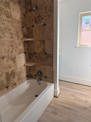 1906 Shadow Bend Drive, Houston, TX 77043