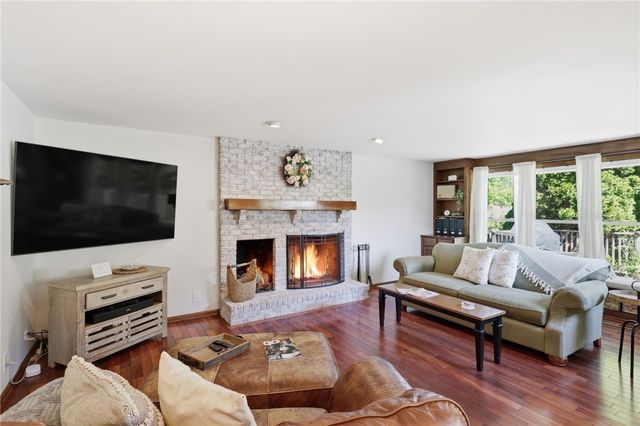3 Fenimore Drive, Pittsford, NY 14534