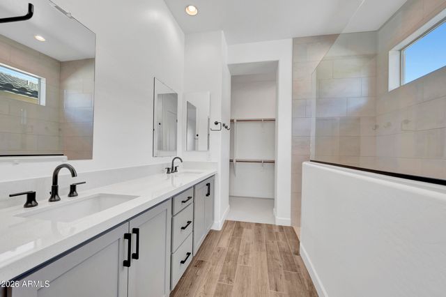 2374 E RIHL Road, San Tan Valley, AZ 85140